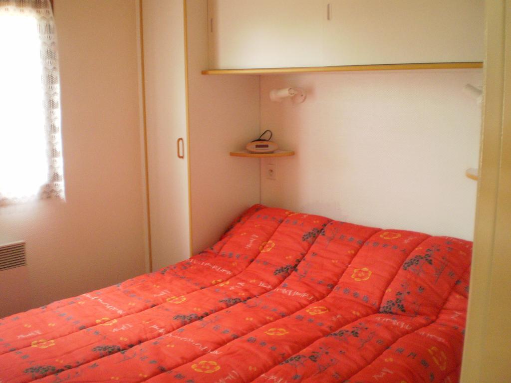 Gite Les Roziers Montmurat Room photo